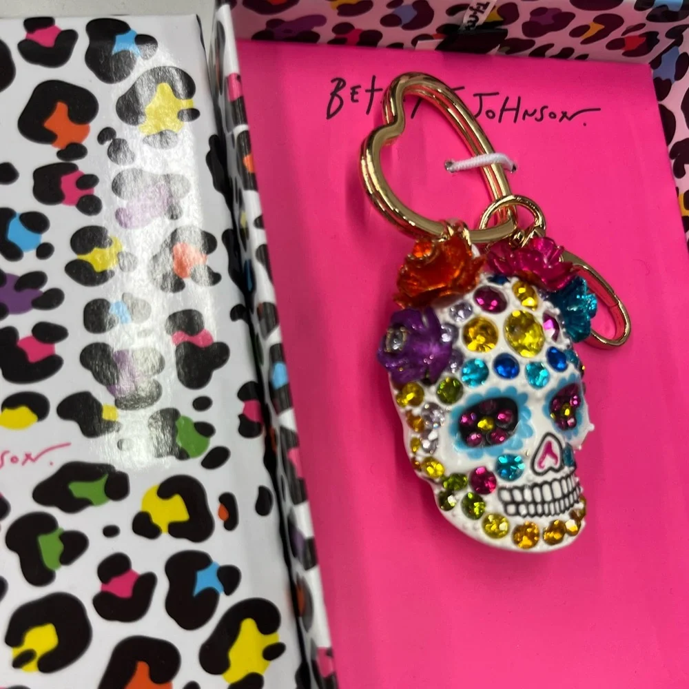 NWT ⚜️💖⚜️ Betsey Johnson Gorgeous Sugar Skull Keychain Bag Charm